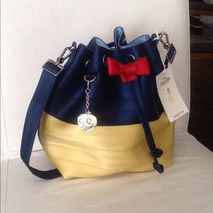 Disney Harvey's Snow White Park Hopper